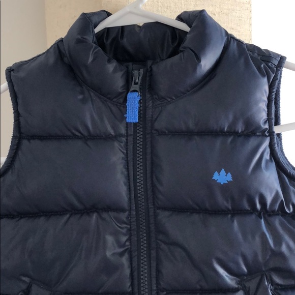Old Navy kids puffer vest - Picture 2 of 6